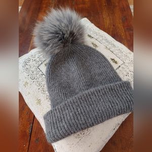 🩷Grey Large Toque with Detachable Pom Pom